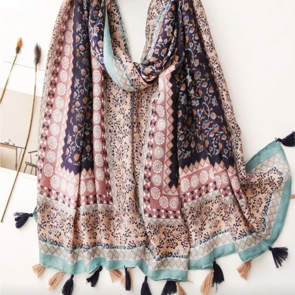 Elegant Multicolor Patterned Scarf